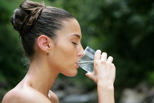 而且很多人相信多喝水能帮助减肥
